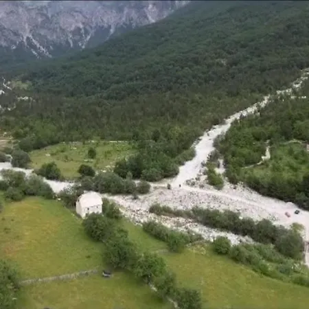 Kroni بيت ضيافة