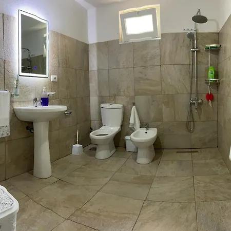 بيت ضيافة Kroni 3*