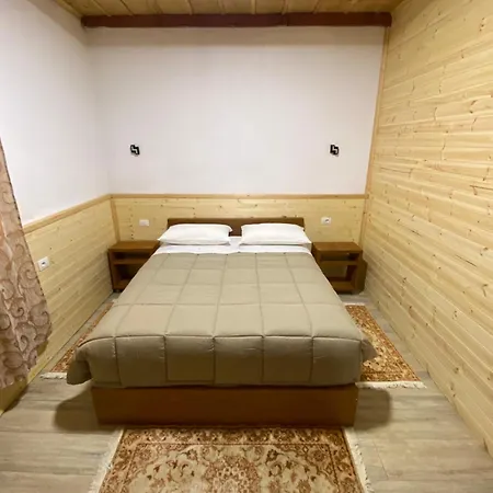 بيت ضيافة Kroni 3*